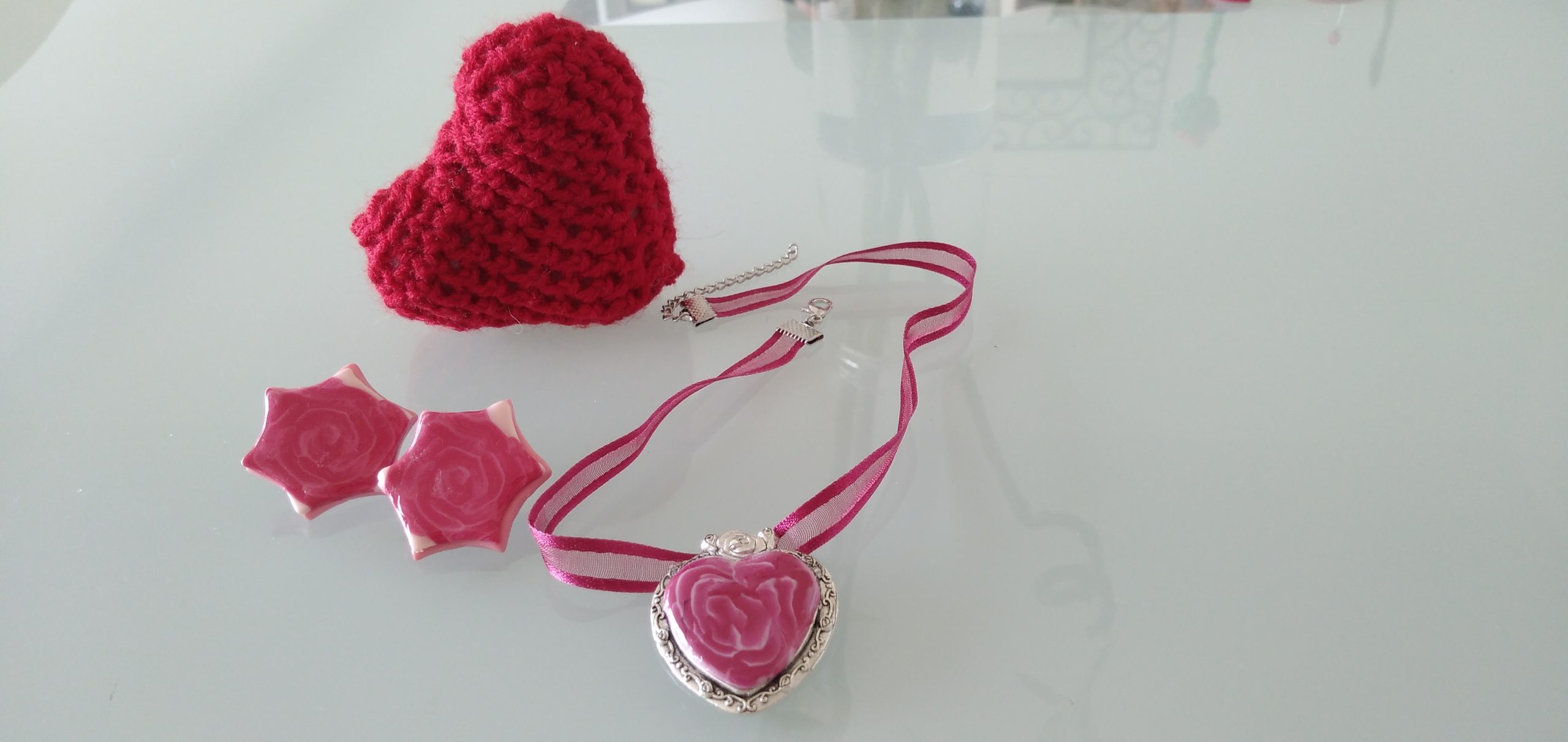 Collection de boucles d'oreilles en pâte polymère – Image 6